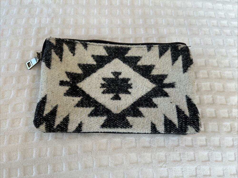 Jen and Co Purse Aztec Print Wool Flannel / Leather Wristlet Wallet Boho